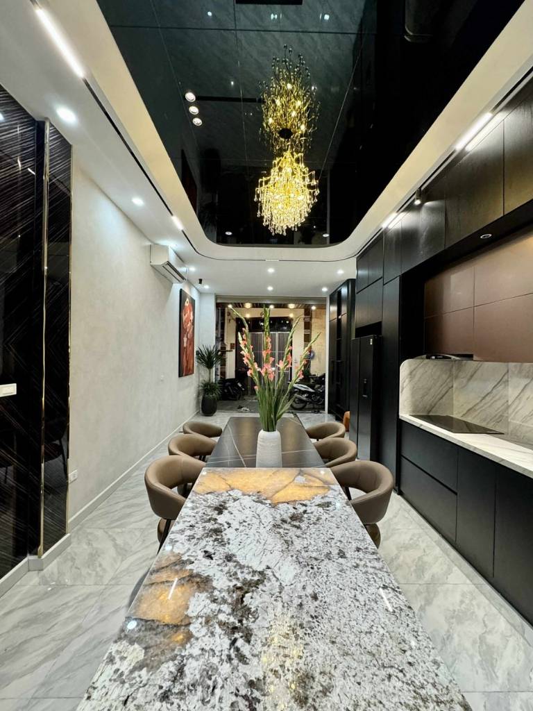 Bán nhà 6 tầng Khương Đình Thanh Xuân – 50m², MT 4m, gần Royal City, 14.8 tỷ